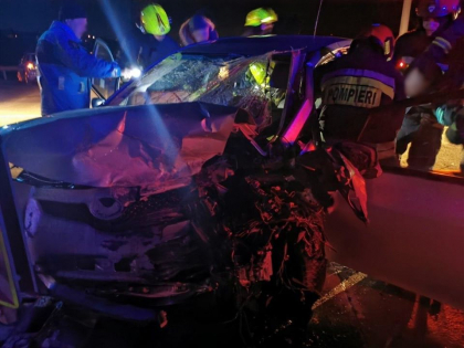 Accidente cu final fatal. Doi politisti s-au stins din viata, iar o tanara a ajuns la spital in stare grava - FOTO