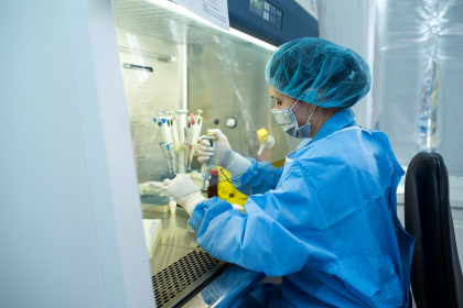 Investigatiile de laborator pentru depistarea coronavirului vor fi efectuate persoanelor cu infectie respiratorie acuta severa. Atentionarile Ministerului Sanatatii