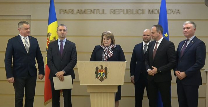 Membrii Pro Moldova cer prezenta ministrului Sanatatii in plenul Parlamentului pentru a prezenta informatii privind controlul infectiei cu coronavirus. Candu: "Nu suntem convinsi ca autoritatile fac fata" - VIDEO Membrii Pro Moldova cer prezenta ministrului Sanatatii in plenul Parlamentului pentru a prezenta informatii privind controlul infectiei cu coronavirus. Candu: "Nu suntem convinsi ca autoritatile fac fata" - VIDEO