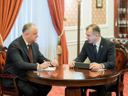 Igor Dodon l-a felicitat pe premierul Ion Chicu cu prilejul zilei de nastere. Ce i-a urat acesta