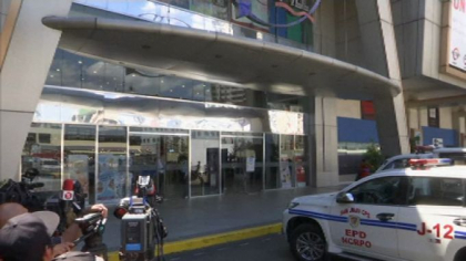 Un fost agent de paza tine peste 20 de oameni ostatici intr-un mall din Filipine