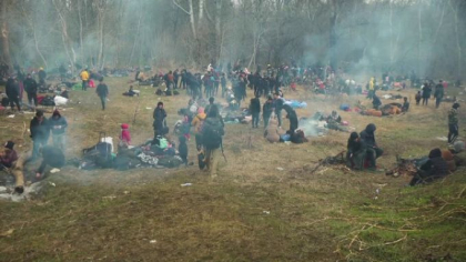 Haos la granita Greciei cu Turcia. Sute de migranti, atacati cu gaze lacrimogene Haos la granita Greciei cu Turcia. Sute de migranti, atacati cu gaze lacrimogene
