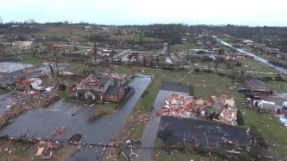 Tornada extrem de puternica in Tennessee, SUA. Cel putin 22 de oameni au murit Tornada extrem de puternica in Tennessee, SUA. Cel putin 22 de oameni au murit