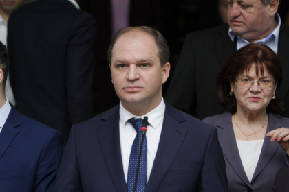 Ion Ceban despre consilierii PAS si PPDA: "Ei vin la usa mea si se "jaluie" ca tin oameni neprofesionisti in functii" Ion Ceban despre consilierii PAS si PPDA: "Ei vin la usa mea si se "jaluie" ca tin oameni neprofesionisti in functii"