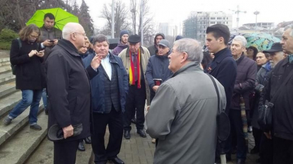 Angajatii institutelor Academiei de Stiinte, lasati de luni de zile fara leafa, anunta actiuni ample de protest - Anticoruptie.md Angajatii institutelor Academiei de Stiinte, lasati de luni de zile fara leafa, anunta actiuni ample de protest - Anticoruptie.md