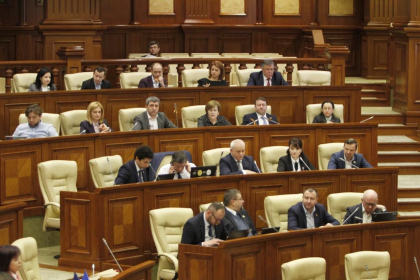 Parlamentul a aprobat instituirea unui nou mod de alocare a profitului BNM la venitul bugetului de stat