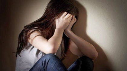 Un vanzator ambulant din capitala ar fi traficat doua minore in scop sexual. Acesta risca ani grei de inchisoare Un vanzator ambulant din capitala ar fi traficat doua minore in scop sexual. Acesta risca ani grei de inchisoare