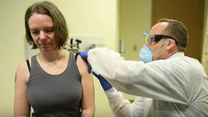 Prima persoana vaccinata impotriva coronavirusului - VIDEO