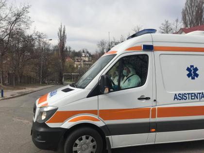 Spitalul "Toma Ciorba" - plin cu pacienti. Bolnavii sunt dusi deja la Spitalul Clinic al Ministerului Sanatatii: peste 20 de ambulante au intrat pe poarta de dimineata - GALERIE FOTO Spitalul "Toma Ciorba" - plin cu pacienti. Bolnavii sunt dusi deja la Spitalul Clinic al Ministerului Sanatatii: peste 20 de ambulante au intrat pe poarta de dimineata - GALERIE FOTO