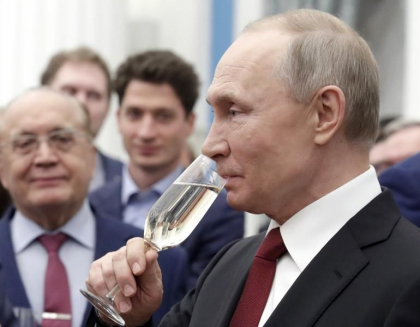 De 20 de ani la putere, Putin respinge orice comparatie cu un tar: ”Eu muncesc in fiecare zi”