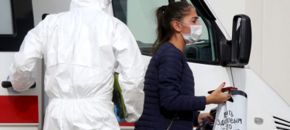 “Corpul meu luase foc!” O pacienta infectata cu COVID-19 descrie simptomele pe care le-a avut