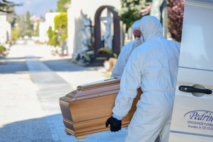 America, in lupta cu coronavirusul: inmormantarile se muta online