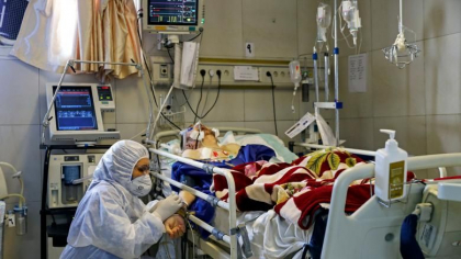 Un iranian infectat cu coronavirus a murit, dupa ce un vraci islamic i-a dat "un leac minune" - VIDEO