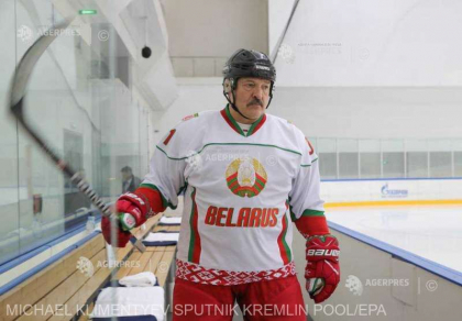 Presedintele Belarus refuza sa introduca carantina din cauza coronavirusului: "Mai bine sa mori in picioare, decat sa traiesti in genunchi". Lukasenko indeamna populatia tarii sale sa munceasca Presedintele Belarus refuza sa introduca carantina din cauza coronavirusului: "Mai bine sa mori in picioare, decat sa traiesti in genunchi". Lukasenko indeamna populatia tarii sale sa munceasca