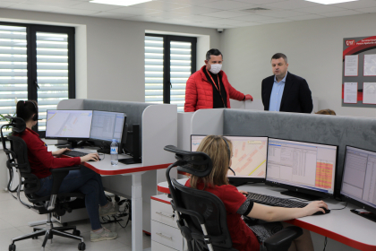 Zilnic serviciul 112 receptioneaza circa 8 mii de apeluri, din care jumatate nu reprezinta urgenta - GALERIE FOTO