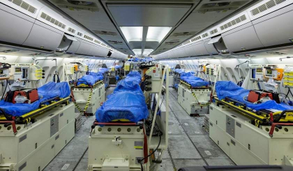 Nemtii au facut spital intr-un avion si zboara cu el sa trateze bolnavii de coronavirus din Franta sau Italia - VIDEO