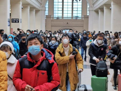 Orasul chinez Wuhan, focarul pandemiei de COVID-19, iese oficial din izolare