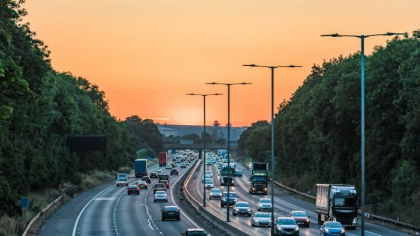 Un sofer prins de politie cu 210 km/ora a spus ca fugea de coronavirus