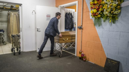 Pandemie. Franta anunta 987 de decese, cel mai mare numar de morti inregistrat intr-o zi de o tara europeana