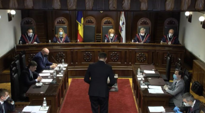 Vladimir Turcanu a parasit sedinta Curtii Constitutionale: nu va participa la examinarea sesizarii privind legea asupra careia Guvernul Chicu si-a asumat raspunderea - VIDEO Vladimir Turcanu a parasit sedinta Curtii Constitutionale: nu va participa la examinarea sesizarii privind legea asupra careia Guvernul Chicu si-a asumat raspunderea - VIDEO