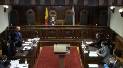 LIVE. Sedinta Curtii Constitutionale in care se examineaza sesizarea privind legea asupra careia Guvernul si-a asumat raspunderea LIVE. Sedinta Curtii Constitutionale in care se examineaza sesizarea privind legea asupra careia Guvernul si-a asumat raspunderea