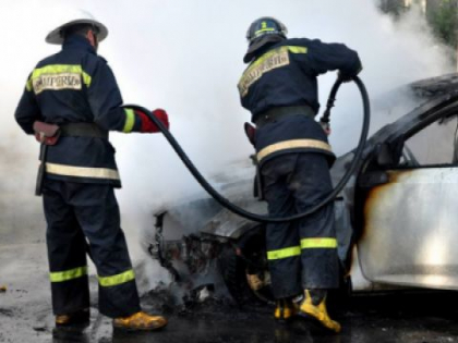 Incendiu in sectorul Botanica al capitalei. O masina a fost mistuita de flacari Incendiu in sectorul Botanica al capitalei. O masina a fost mistuita de flacari