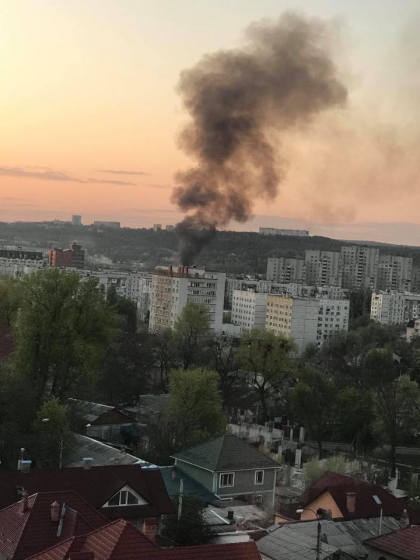 Incendiu in Chisinau. Doua echipaje de pompieri au intervenit pentru a stinge flacarile - FOTO