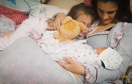 O femeie din capitala povesteste cum e sa nasti pe timp de pandemie: “Am purtat masca si manusi” O femeie din capitala povesteste cum e sa nasti pe timp de pandemie: “Am purtat masca si manusi”