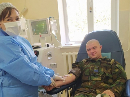 Un militar al Armatei Nationale, vindecat de coronavirus, a donat plasma pentru pacientii care se afla in stare grava Un militar al Armatei Nationale, vindecat de coronavirus, a donat plasma pentru pacientii care se afla in stare grava