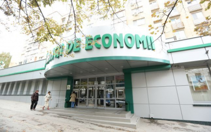 ”Dosarul fraudei bancare”. Procurorii au ridicat o serie de acte relevante de la sediul BNM ”Dosarul fraudei bancare”. Procurorii au ridicat o serie de acte relevante de la sediul BNM