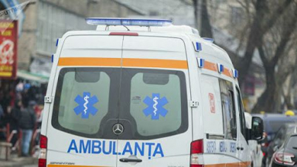 Un minor a ajuns in stare grava la spital, dupa ce a cazut de pe un pilon electric Un minor a ajuns in stare grava la spital, dupa ce a cazut de pe un pilon electric