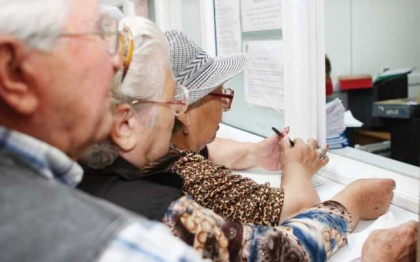 Pensionarii isi vor primi pensia acasa. Distributia va fi asigurata de angajatii Postei Moldovei Pensionarii isi vor primi pensia acasa. Distributia va fi asigurata de angajatii Postei Moldovei