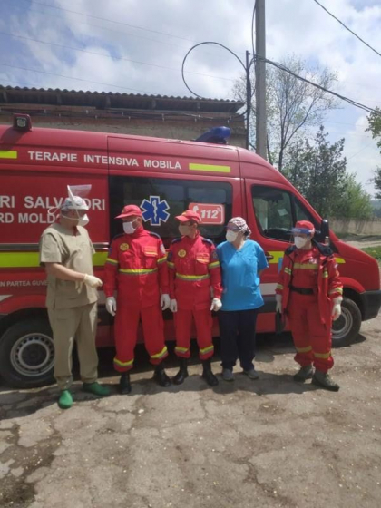 O femeie din Cahul - transportata la Chisinau cu un echipaj SMURD - GALERIE FOTO