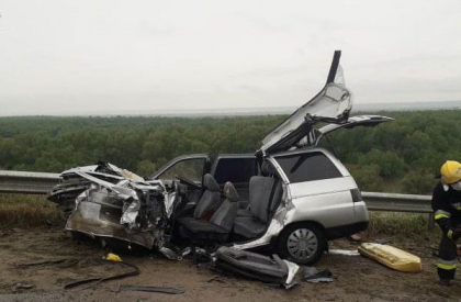 Accident cumplit la Cahul. Un barbat a murit pe loc, iar altul a fost transportat la spital. Masina - facuta zob. Imagini care va pot afecta emotional - GALERIE FOTO Accident cumplit la Cahul. Un barbat a murit pe loc, iar altul a fost transportat la spital. Masina - facuta zob. Imagini care va pot afecta emotional - GALERIE FOTO
