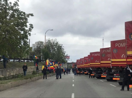 Ala Nemerenco, nedumerita de locul in care a fost intalnit convoiul cu ajutor umanitar din Romania: "Un raspuns zeflemitor la ... Podul de Flori? Pod ati vrut? Pod sa-aveti! Asa si traim. Servili, in genunchi. Sub pod" Ala Nemerenco, nedumerita de locul in care a fost intalnit convoiul cu ajutor umanitar din Romania: "Un raspuns zeflemitor la ... Podul de Flori? Pod ati vrut? Pod sa-aveti! Asa si traim. Servili, in genunchi. Sub pod"