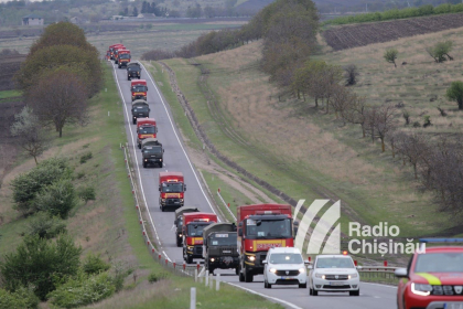 Camioanele din Romania cu ajutor umanitar pentru tara noastra se indreapta spre Chisinau - GALERIE FOTO
