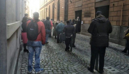 Italienii stau la coada la casele de amanet. ”Nu am bani de mancare” - VIDEO