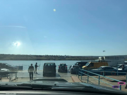 "Blocati in propria tara" - primarul de la Cocieri bate alarma si cere interventia autoritatilor. Bacul plutitor, care era unica sansa pentru locuitorii din stanga Nistrului sa ajunga pe malul drept, blocat "Blocati in propria tara" - primarul de la Cocieri bate alarma si cere interventia autoritatilor. Bacul plutitor, care era unica sansa pentru locuitorii din stanga Nistrului sa ajunga pe malul drept, blocat