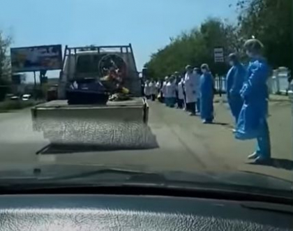 Medicul din Ceadar-Lunga, rapus de coronavirus - condus pe ultimul drum - VIDEO Medicul din Ceadar-Lunga, rapus de coronavirus - condus pe ultimul drum - VIDEO