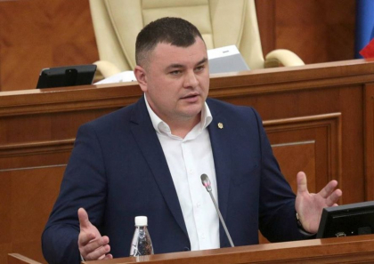 Deputat socialist, dupa ce Pro Moldova a sesizat CC privind atributiile neconstitutionale ale Consiliului Suprem de Securitate: "Acesti deputati sunt gata sa dea si foc la tara, doar sa-si apere miliardele furate"