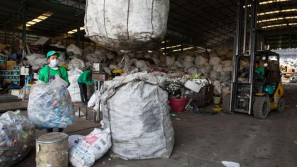 Tsunami de deseuri. 3.432 de tone de plastic au fost aruncate in capitala Thailandei in fiecare zi din luna aprilie