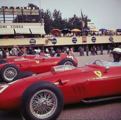 Gruparea Ferrari din Formula 1 i-a gasit inlocuitor lui Sebastian Vettel. Noul pilot este Carlos Sainz, care s-a despartit de McLaren si a venit sa faca istorie in noua sa echipa Gruparea Ferrari din Formula 1 i-a gasit inlocuitor lui Sebastian Vettel. Noul pilot este Carlos Sainz, care s-a despartit de McLaren si a venit sa faca istorie in noua sa echipa