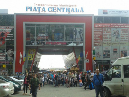 Protest la Piata Centrala. Comerciantii: "Lasati-ne sa muncim" - VIDEO Protest la Piata Centrala. Comerciantii: "Lasati-ne sa muncim" - VIDEO