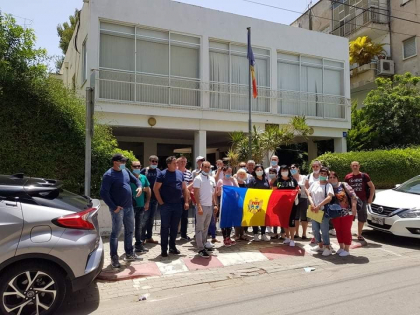 Peste 200 de moldoveni - blocati in Israel. Acestia cer organizarea unei curse avia ca sa revina acasa - VIDEO