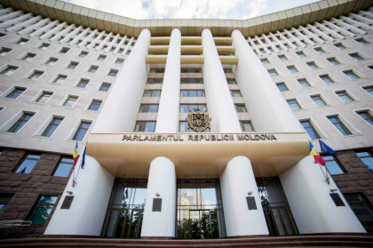 Dispozitie. De azi, toti deputatii intra in autoizolare la domiciliu, pana la obtinerea rezultatelor negative a testului la coronavirus / DOC Dispozitie. De azi, toti deputatii intra in autoizolare la domiciliu, pana la obtinerea rezultatelor negative a testului la coronavirus / DOC