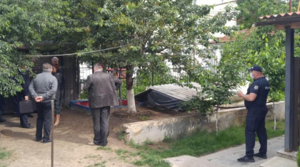 Scandal continuu pe strada Mateevici: Dupa esuarea scenariului cu muzica funerara, locatarii au inceput a fi hartuiti de autoritati - VIDEO / Anticoruptie.md