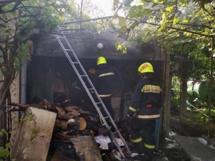Un garaj a fost cuprins de flacari la Balti. Mai multe bunuri au fost distruse - FOTO Un garaj a fost cuprins de flacari la Balti. Mai multe bunuri au fost distruse - FOTO