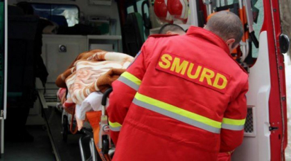 O femeie din Balti - transportata de urgenta cu un echipaj SMURD la Chisinau - FOTO