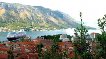 Serbia sanctioneaza Muntenegru, dupa ce micul stat eliberat de coronavirus a refuzat sa-si deschida granitele pentru sarbi Serbia sanctioneaza Muntenegru, dupa ce micul stat eliberat de coronavirus a refuzat sa-si deschida granitele pentru sarbi