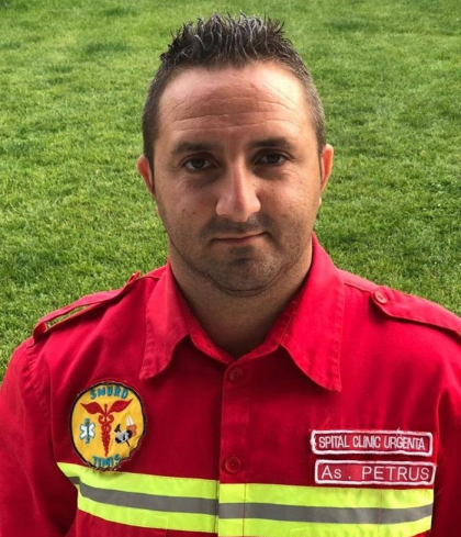 S-au indreptat spre o chemare in care trebuia salvat un baietel. Un asistent medical din cadrul SMURD Romania nu stia ca urmeaza sa-si salveze propriul copil: "Vorbeam intr-una....ca niciodata, doar ca sa nu inchida ochii"